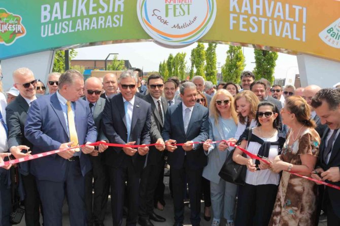 Balıkesir’de Uluslararası Kahvaltı Festivali Başladı
