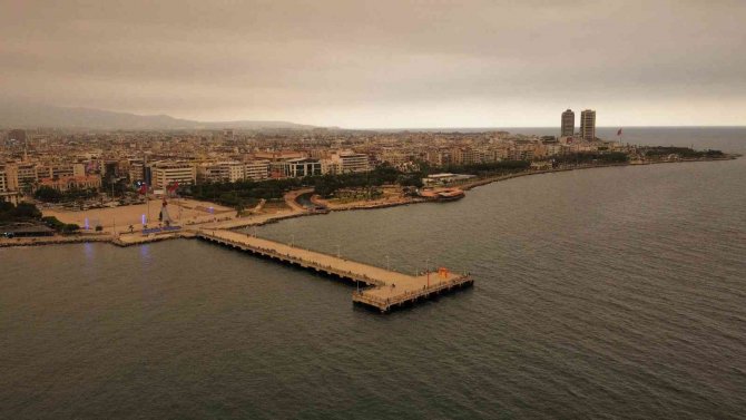 İ̇skenderun’da Toz Bulutu Etkili Oluyor