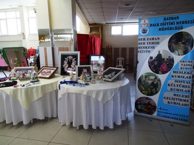 Havran Halk Eğitim Merkezi Yılsonu Sergisi Açıldı