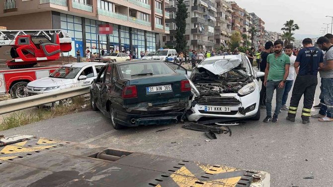 İ̇ntihar Girişimini İzlerken 5 Araç Kaza Yaptı: 5 Yaralı