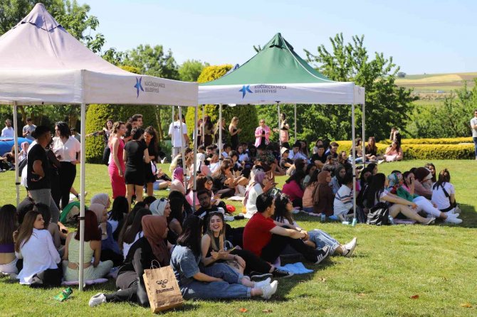 İ̇stanbul Arel Üniversitesi Bahar Şenliğinde Renkli Görüntülere Ev Sahipliği Yaptı