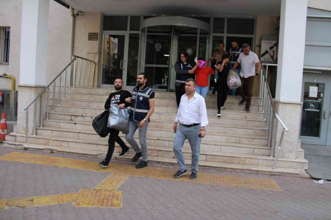 Aranan 18 Kişi Yakalandı