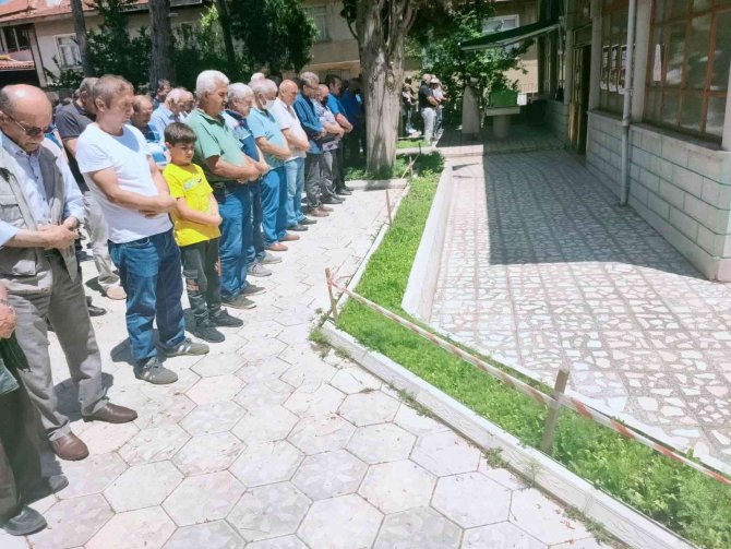 Kazada Hayatını Kaybeden Kepçe Operatörü Toprağa Verildi