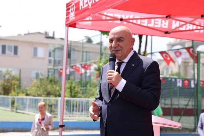 Keçiören Toygar Börekçi Ortaokulu’na Yeni Halı Saha