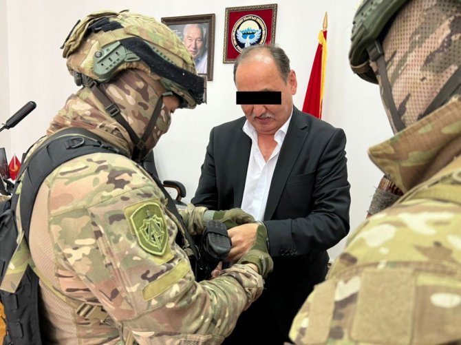 Kırgızistan’da Sağlık Bakanı Beyşenaliyev Yolsuzluk Yaptığı Şüphesiyle Gözaltına Alındı