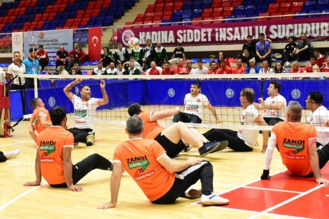 Oturarak Voleybol Süper Lig Müsabakaları Karabük’te Başladı