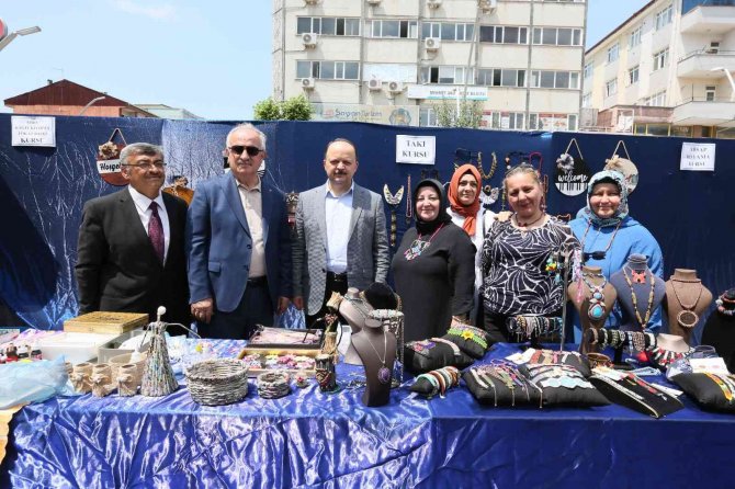 El Emeği Göz Nuru Eserler Derince’de Görücüye Çıktı