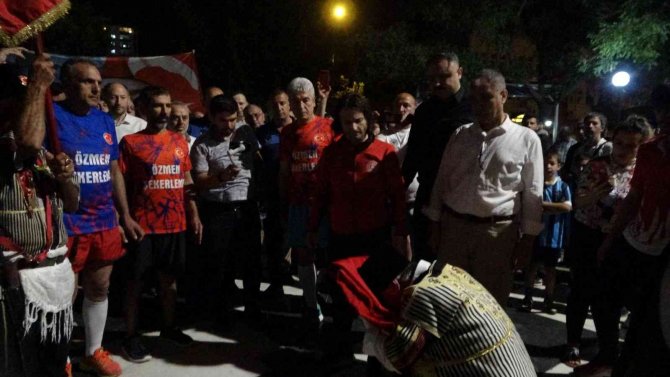 Kozan Belediye Başkanı At Sırtında Kozan Halkını Selamladı