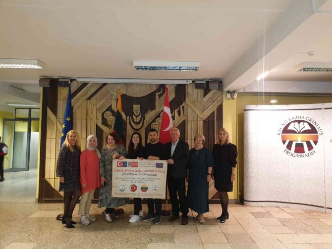 Gediz Altınkent İ̇lokulu Öğretmenleri Litvanya’ya Gitti