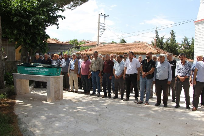 Ailesi Uyurken Evi Yakan Baba Defnedildi
