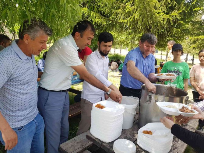 ‘Çevreme Duyarlıyım, Değerlerime Sahip Çıkıyorum’ Projesi İle Öğrenciler Doğayı Temizledi.