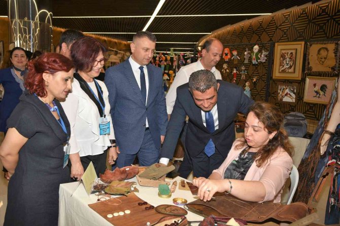 Hayat Boyu Öğrenmeye Devam Eden Kursiyerlerin Eserleri Görücüye Çıktı