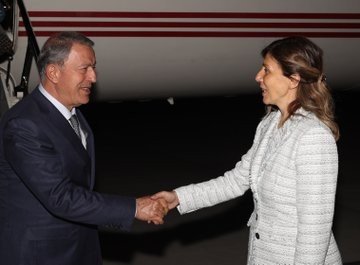 Milli Savunma Bakanı Akar, Resmi Temaslarda Bulunmak Üzere Romanya’ya Gitti