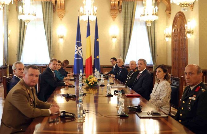 Bakan Akar, Romanya Cumhurbaşkanı Iohannis İle Görüştü