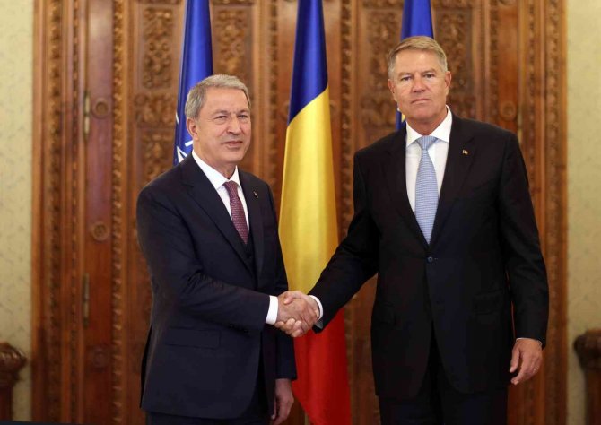 Bakan Akar, Romanya Cumhurbaşkanı Iohannis İle Görüştü