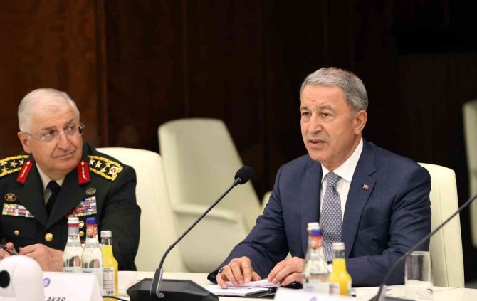 Bakan Akar, Romanya Başbakanı Ciuca İle Görüştü