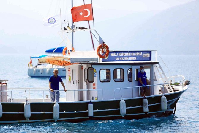 Denizlerden 7 Tekneyle, 7 Gün Atık Toplanıyor
