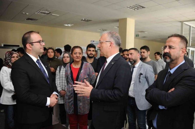 Mühendislik Mimarlık Fakültesi Öğrencilerinden Mezuniyet Sergisi