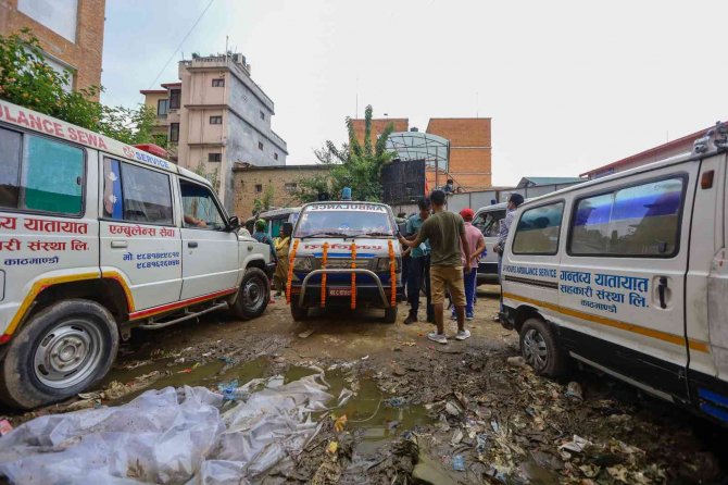 Nepal’deki Uçak Kazasında Hayatını Kaybedenler İçin Cenaze Töreni