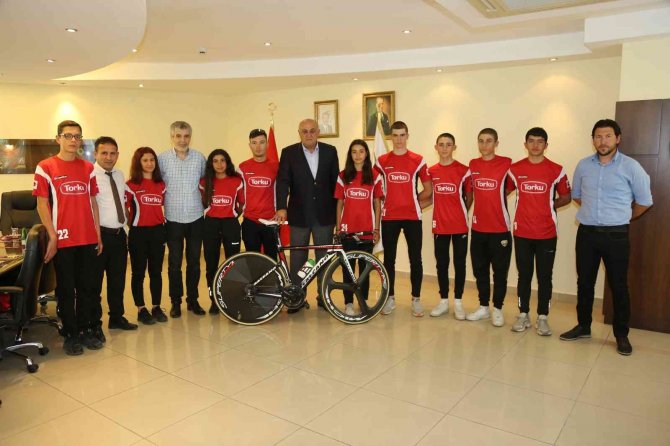 Başkan Erkoyuncu: "Bisiklet Sporu Hem Konya Hem De Bizim İçin Önemli Bir Branştır"