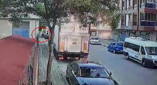 Sancaktepe’de Kamyonetten 2 Bin Lira Değerinde Akü Çaldılar