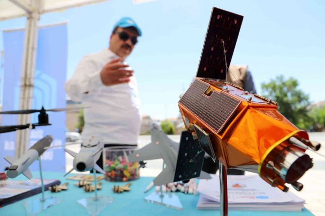 Bilim Ve Teknoloji Üniversitesi Sahaya İndi