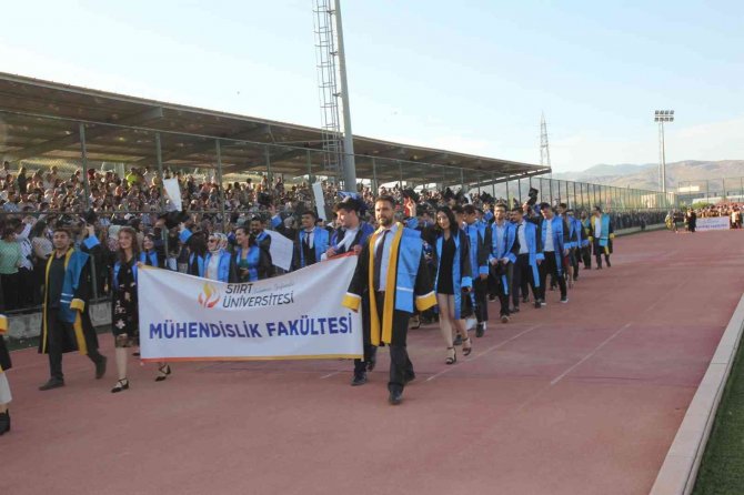 Siirt Üniversitesi’nde Mezuniyet Heyecanı