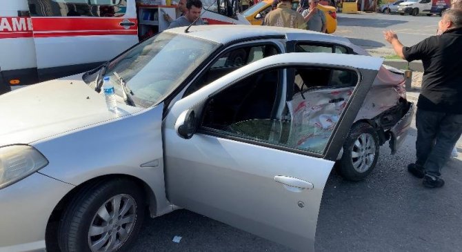 Sultanbeyli’de Dikkatsizlik Kazaya Neden Oldu: 5 Yaralı