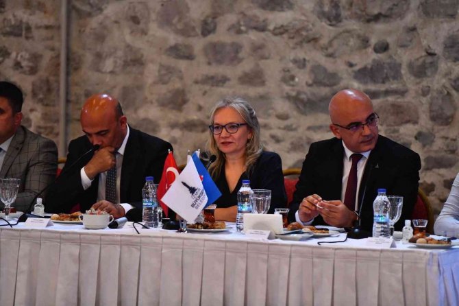 İ̇zmir’de Emniyet Ve Zabıtadan İş Birliği Kararı