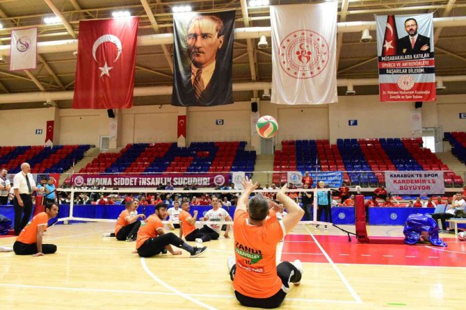Oturarak Voleybol Süper Lig Müsabakaları Karabük’te Başladı