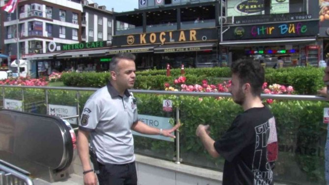 Üsküdar-çekmeköy Metrosu Arızalandı, Vatandaş İsyan Etti