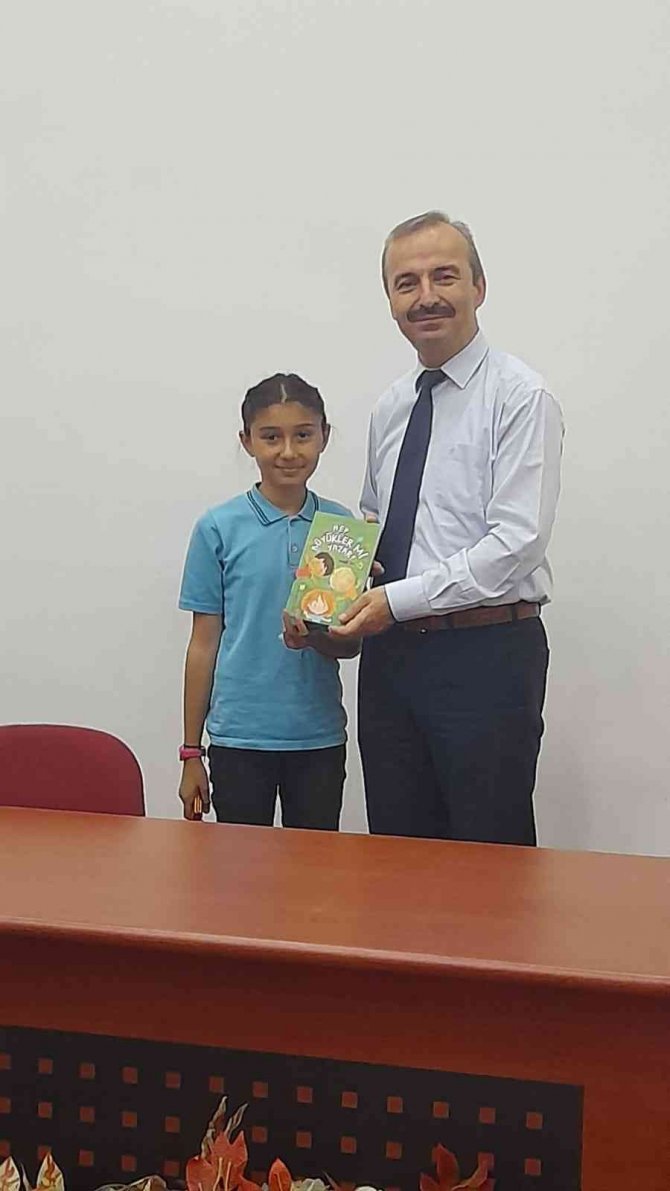 Ortaokul Öğrencileri Kitap Yazdı