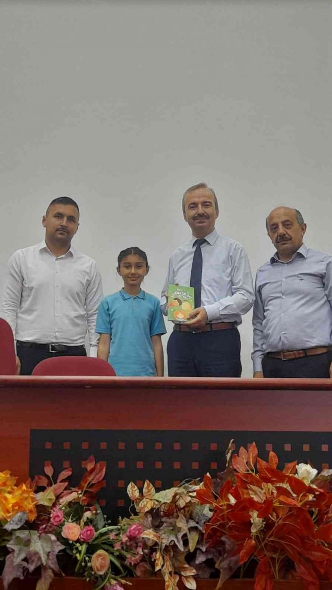 Ortaokul Öğrencileri Kitap Yazdı