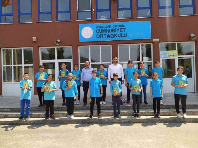Ortaokul Öğrencileri Kitap Yazdı