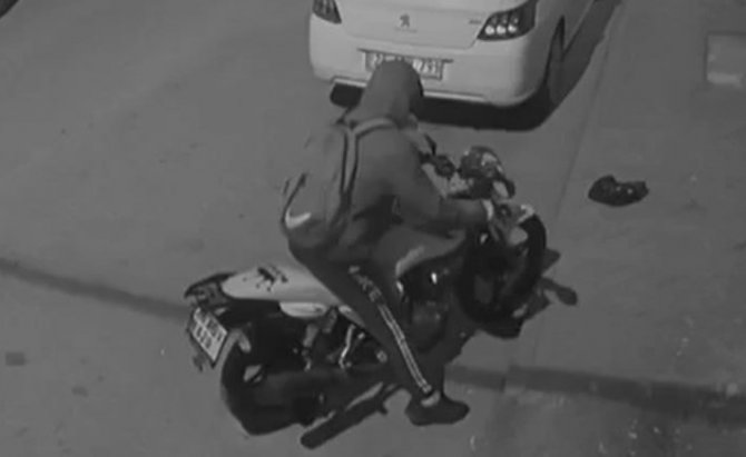 Yaklaşık 20 Bin Liralık Motosiklet İşte Böyle Çalındı