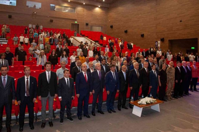 “2022 Akademik Bilim, Sanat Ve Spor Ödülleri” Sahiplerini Buldu