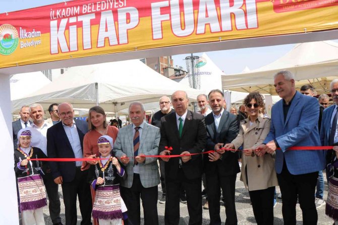 İ̇lkadım Belediyesi Kitap Fuarı Açıldı