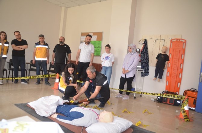 Acil Sağlıkçılara Adli Vakalar Eğitimi