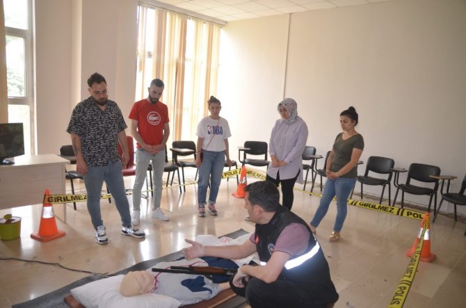 Acil Sağlıkçılara Adli Vakalar Eğitimi