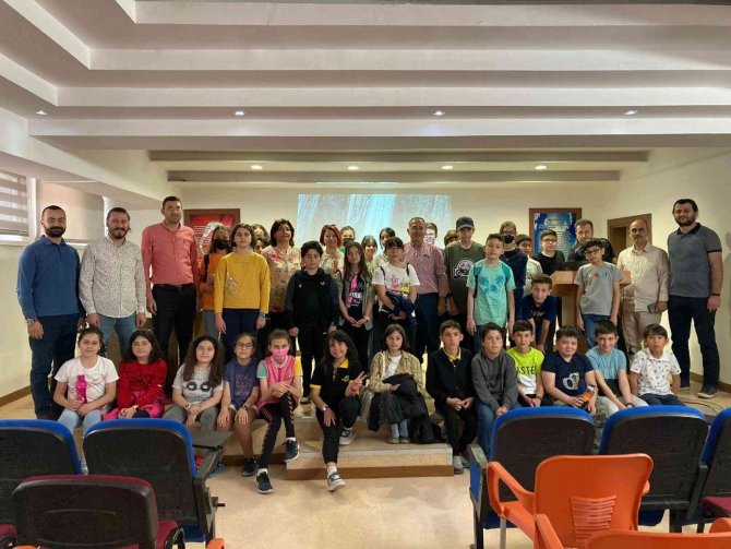 13 Lisede Bilim Söyleşisi Gerçekleştirdi