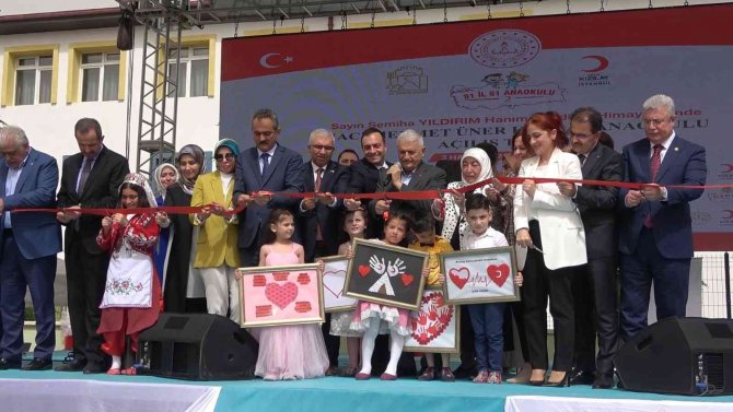 Binali Yıldırım’dan ’Esprili’ Açılış: "Ali’ye Kötü Haber Var"