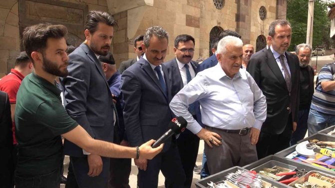 Binali Yıldırım’dan ’Sınır Ötesi Operasyonu’ Açıklaması: "Teröristleri Yok Etmek Asli Görevimizdir"