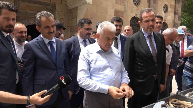 Binali Yıldırım’dan ’Sınır Ötesi Operasyonu’ Açıklaması: "Teröristleri Yok Etmek Asli Görevimizdir"