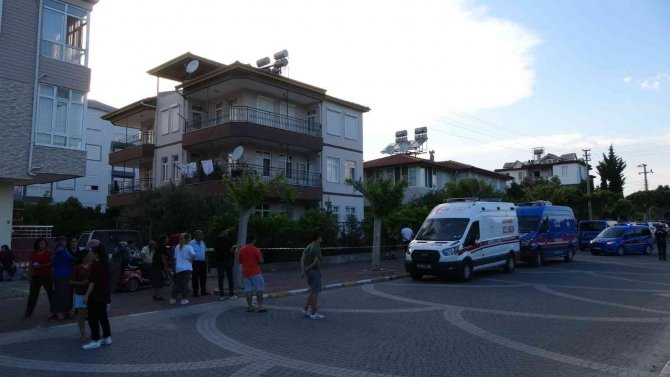 Antalya’da 2 Çocuk Annesi Kadın Evinde Ölü Bulundu