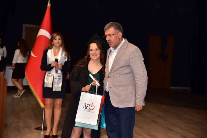 Balıkesir Myo’da Mezuniyet Coşkusu