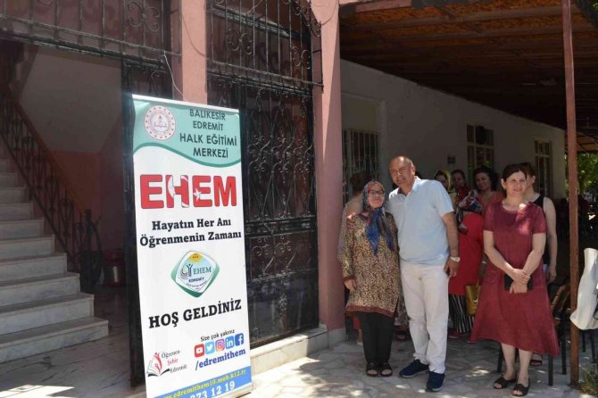 Hem Bostancı Sergisi Açıldı