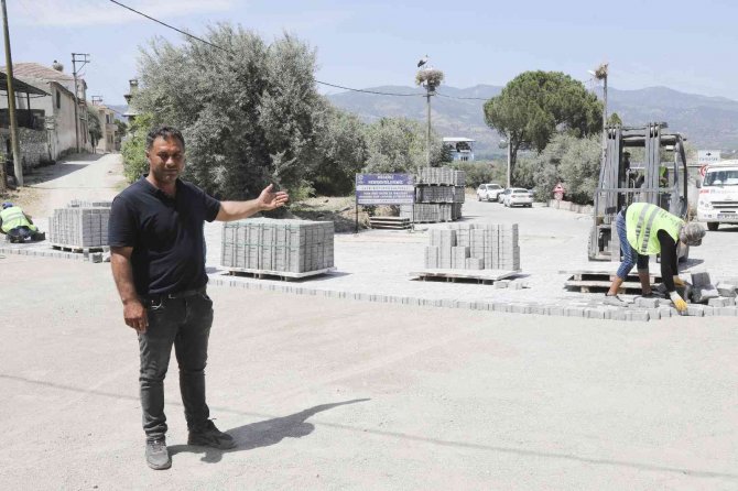 Büyükşehir, Kuyucak’ta Yol Yapım Çalışmalarını Sürdürüyor