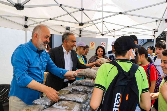 Çiftlikköy’de Öğrencilerden Kompost Tesisine Yoğun İlgi