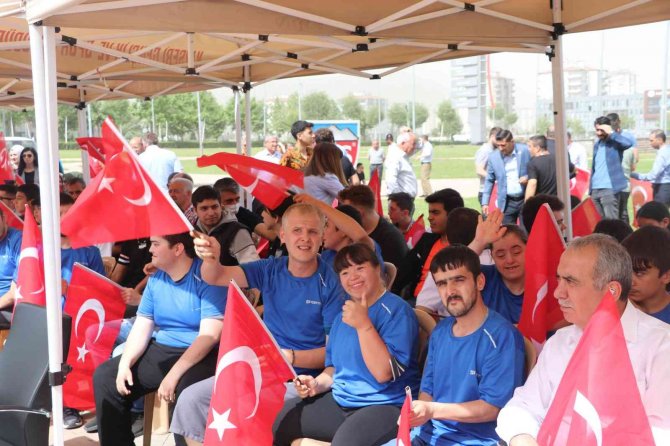 Kayseri’de ‘Spor Aşkı Engel Tanımıyor’