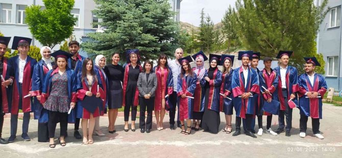 Gürün’de Mezuniyet Coşkusu